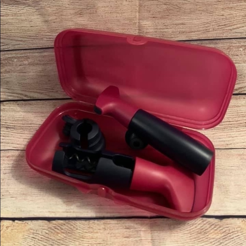 Tupperware Wine Kit